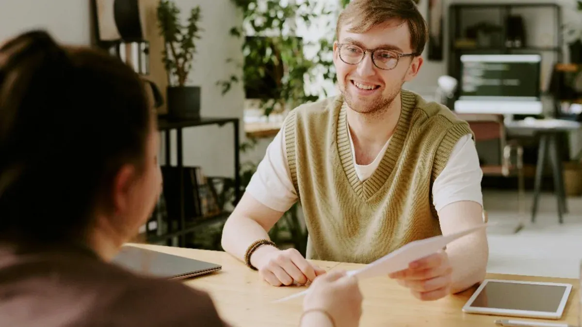Why HR Managers Are Choosing Plural as a Greenhouse® Alternative